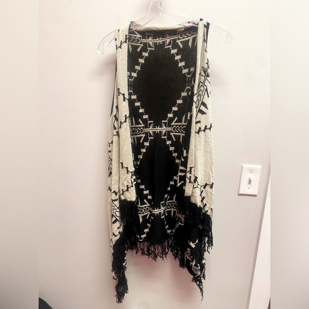 Interchangeable Tan & Black Sleeveless Cardigan